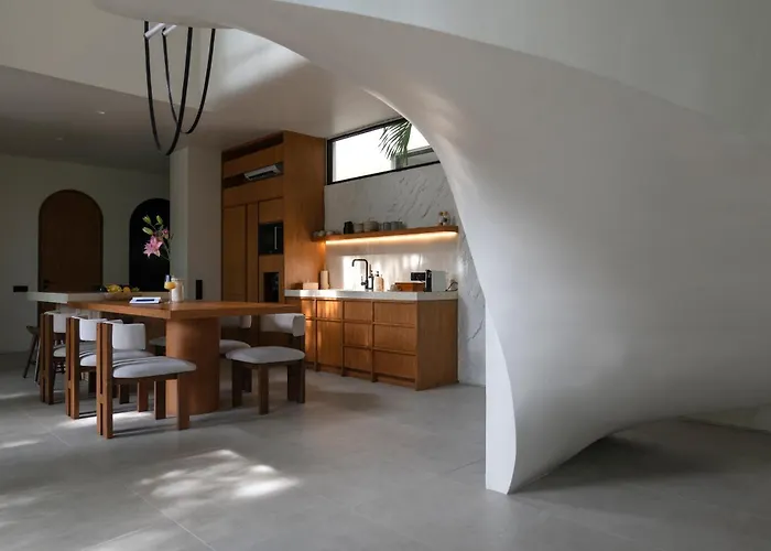 Lyvin Bingin 5* Uluwatu