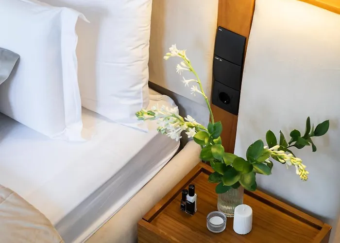 Hotel Lyvin Bingin 5*